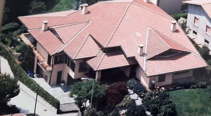 Villa Bifamiliare 20 locali di 900 m² in Vertova (24029)