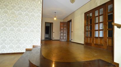 Villa Bifamiliare 20 locali di 900 m² in Vertova (24029)