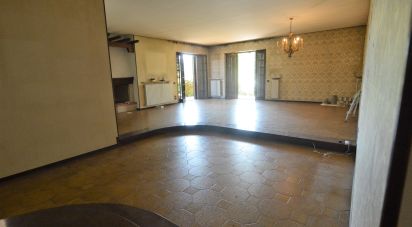 Villa Bifamiliare 20 locali di 900 m² in Vertova (24029)