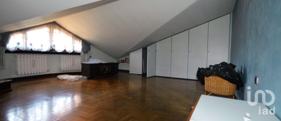House boat 20 rooms of 900 m² in Vertova (24029)