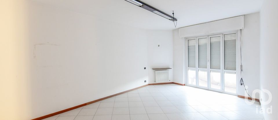 Three-room apartment of 155 m² in Lurago d'Erba (22040)
