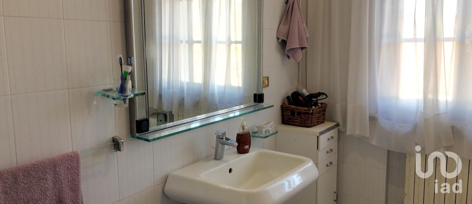 Casale 6 locali di 350 m² in Monte Cerignone (61010)