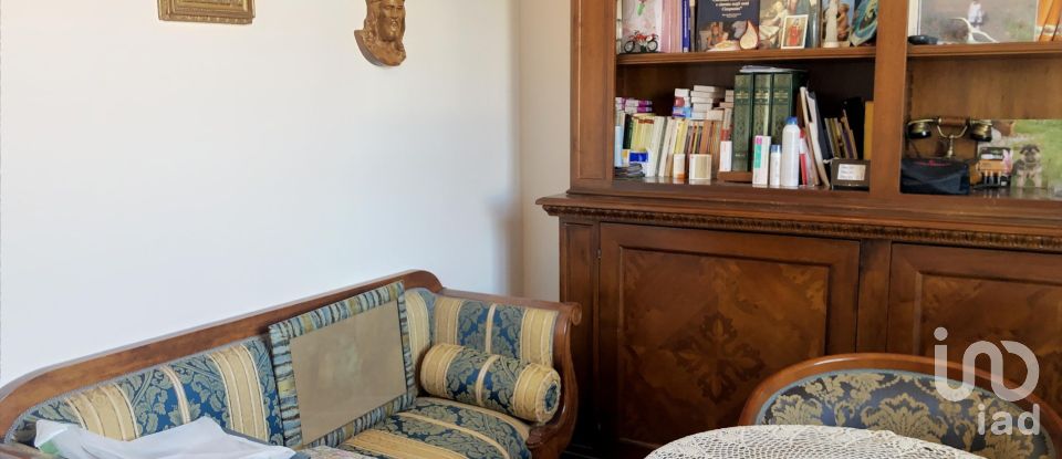 Casale 6 locali di 350 m² in Monte Cerignone (61010)