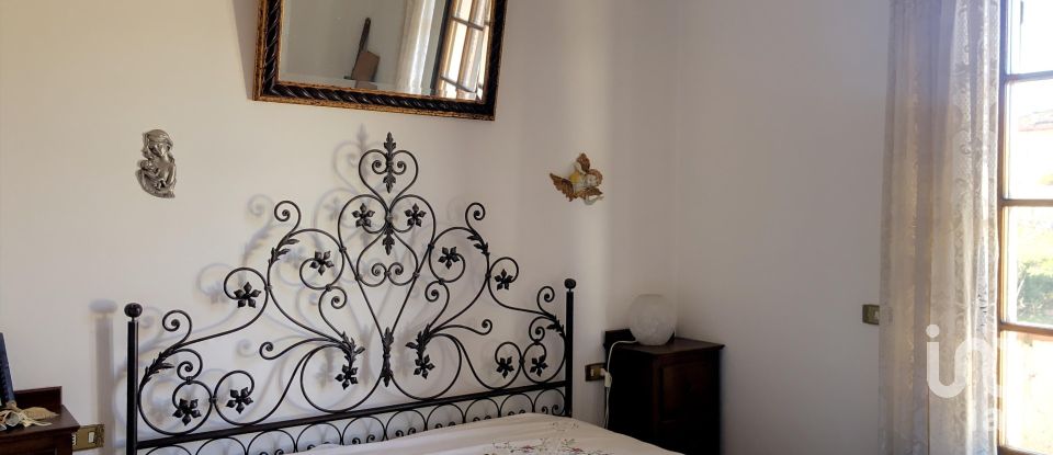 Casale 6 locali di 350 m² in Monte Cerignone (61010)