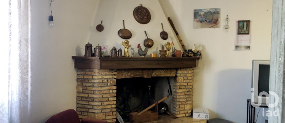 Casale 6 locali di 350 m² in Monte Cerignone (61010)