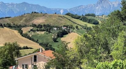 Casa indipendente 16 locali di 382 m² in Teramo (64100)