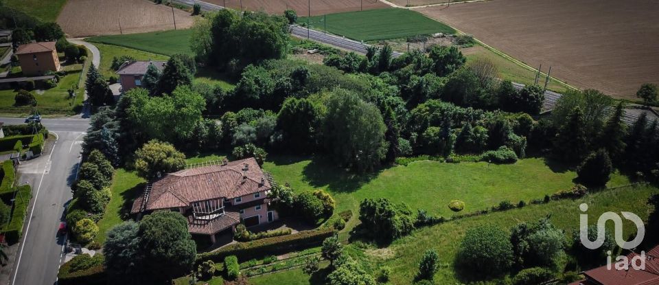 Villa 5 locali di 700 m² in Lomazzo (22074)