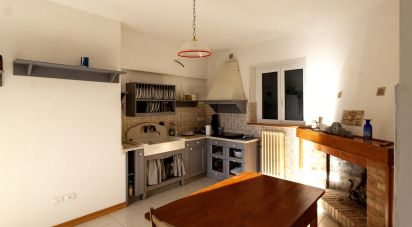 Lodge 9 rooms of 215 m² in Castellalto (64020)
