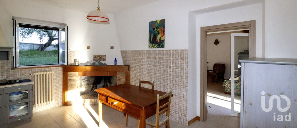 Lodge 9 rooms of 215 m² in Castellalto (64020)