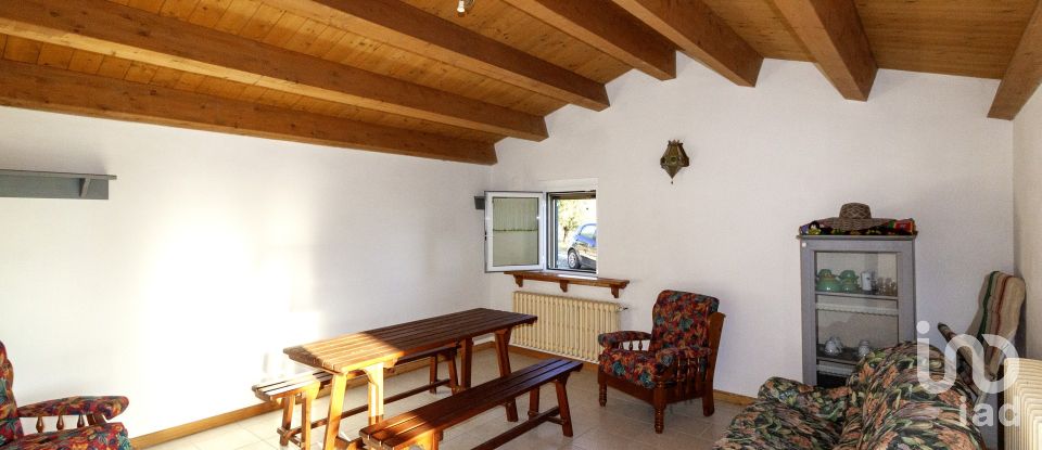 Lodge 9 rooms of 215 m² in Castellalto (64020)