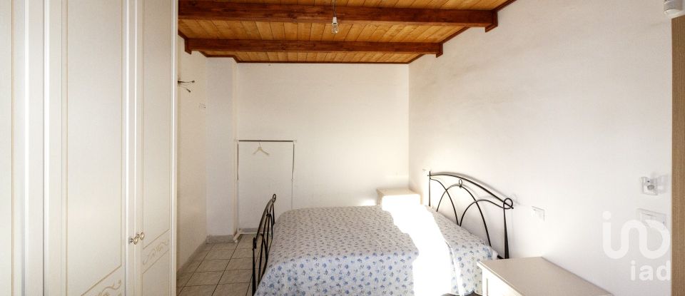 Lodge 9 rooms of 215 m² in Castellalto (64020)