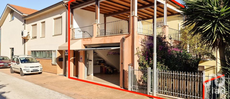 Casa indipendente 14 locali di 330 m² in Porto Sant'Elpidio (63821)