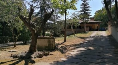 Casa indipendente / Villa 14 locali di 207 m² in Canzano (64020)