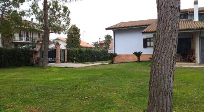 Villa 7 locali di 390 m² in Mosciano Sant'Angelo (64023)