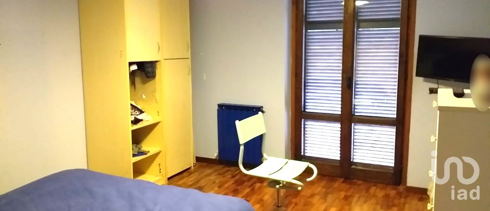 Casale 7 locali di 390 m² in Mosciano Sant'Angelo (64023)