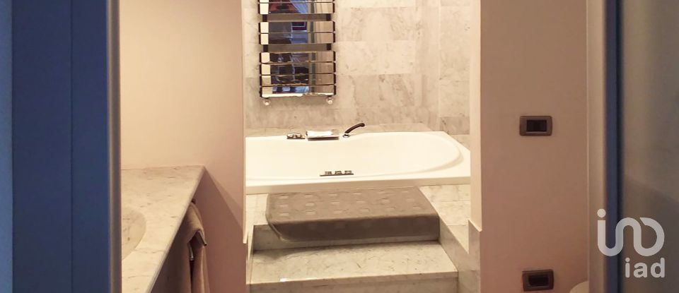 Casale 7 locali di 390 m² in Mosciano Sant'Angelo (64023)