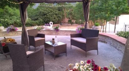 Casale 14 locali di 276 m² in Pettorano sul Gizio (67034)
