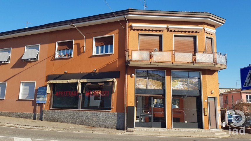 Shop / premises commercial of 100 m² in Cantù (22063)