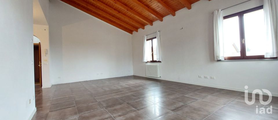 Attico / Mansarda / Loft 0 locali di 100 m² a Cadelbosco di Sopra (42023)