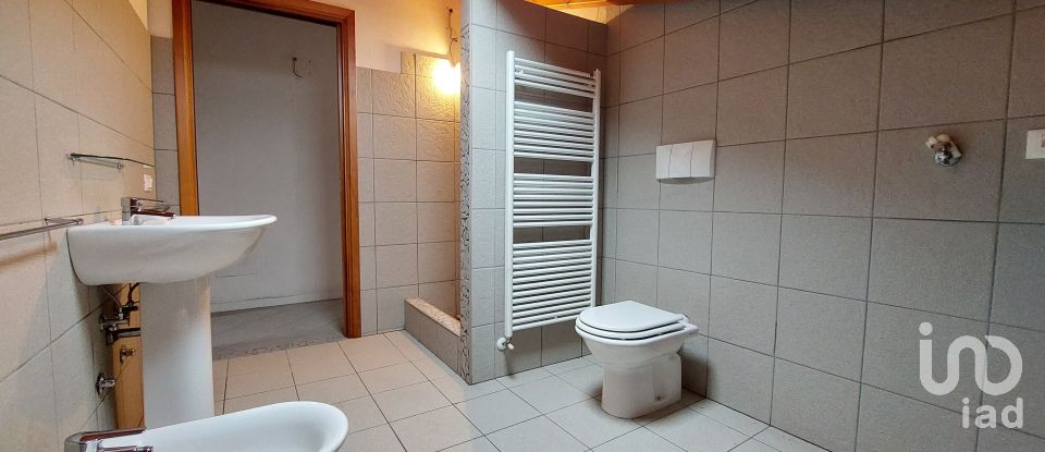 Loft 0 rooms of 100 m² in Cadelbosco di Sopra (42023)