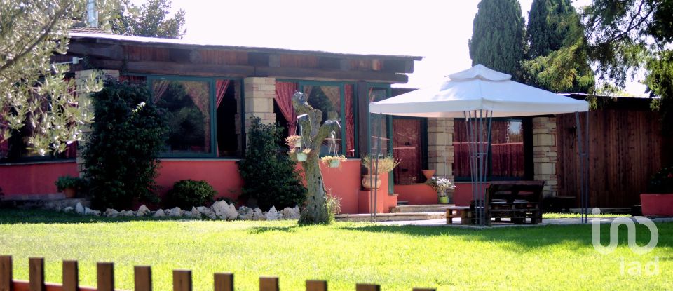 Villa 7 locali di 150 m² in Ardea (00040)