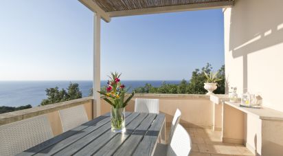 Villa Bifamiliare 8 locali di 160 m² in Gagliano del Capo (73020)