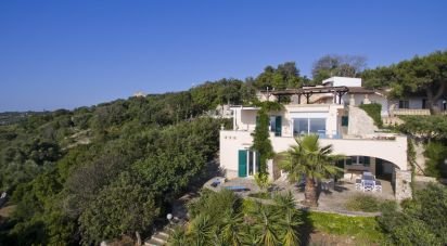 Villa Bifamiliare 8 locali di 160 m² in Gagliano del Capo (73020)