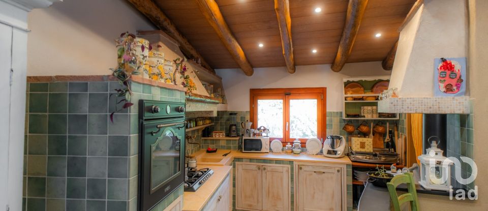 Casa indipendente 8 locali di 250 m² in Calice Ligure (17020)