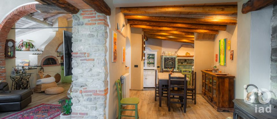 Casa indipendente 8 locali di 250 m² in Calice Ligure (17020)