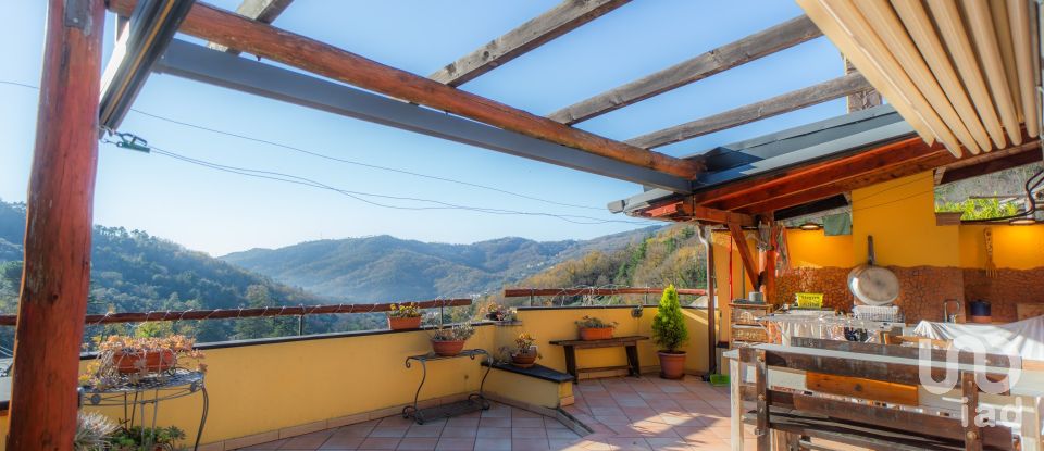 Casa indipendente 8 locali di 250 m² in Calice Ligure (17020)