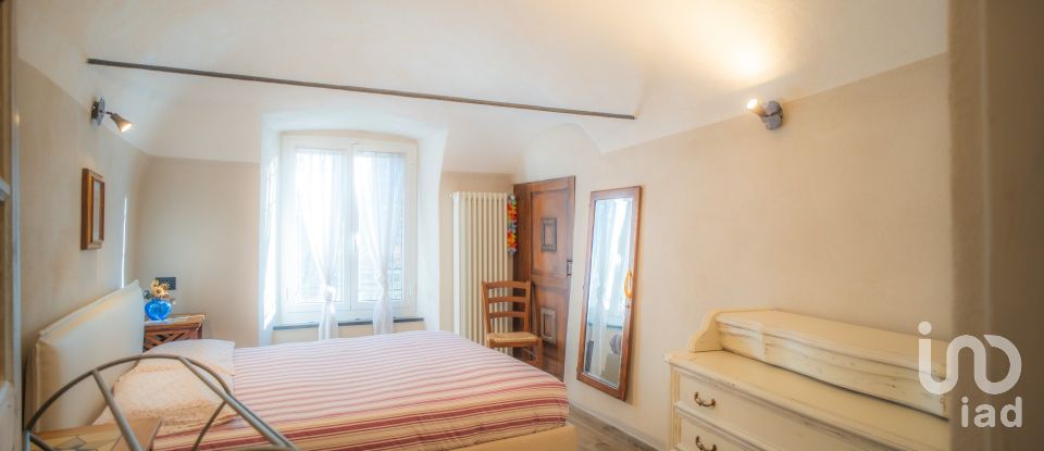 Casa indipendente 8 locali di 250 m² in Calice Ligure (17020)