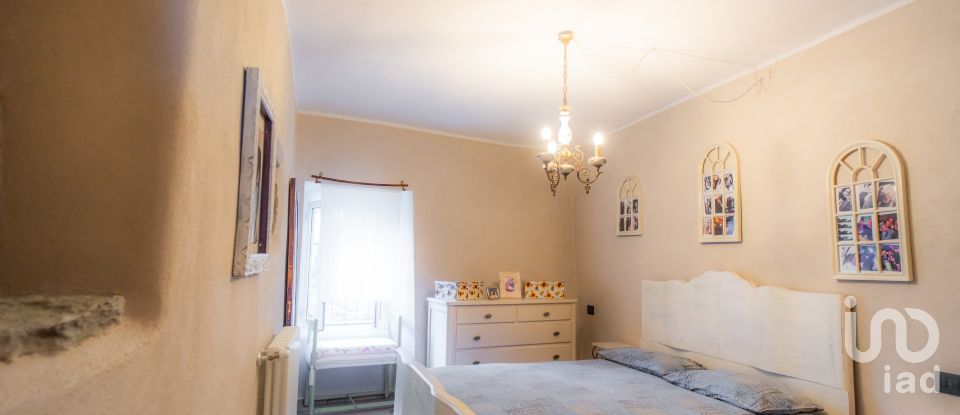 Casa indipendente 8 locali di 250 m² in Calice Ligure (17020)