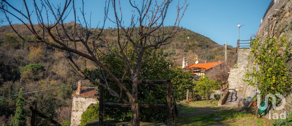 Casa indipendente 8 locali di 250 m² in Calice Ligure (17020)