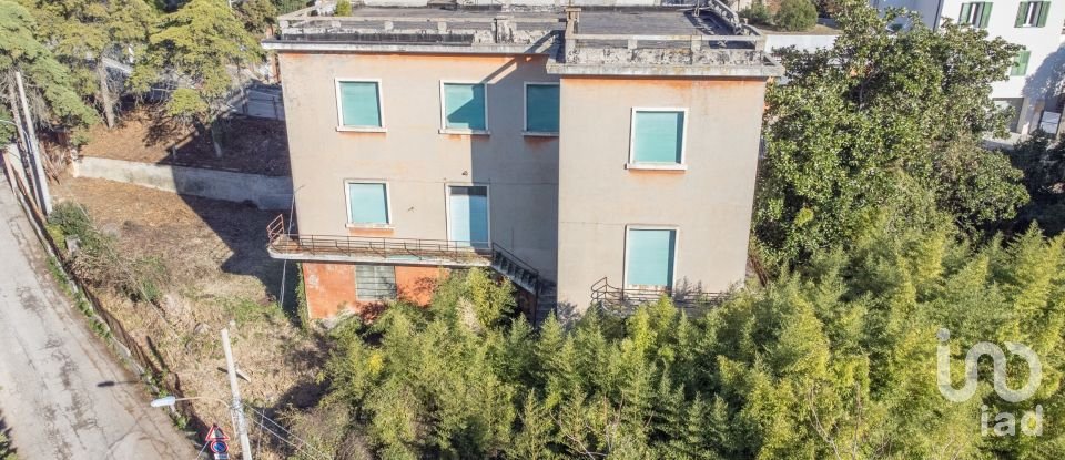 Casa indipendente 12 locali di 480 m² in Osimo (60027)