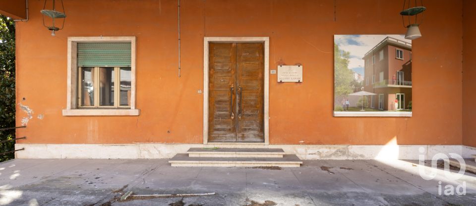 Casa indipendente 12 locali di 480 m² in Osimo (60027)