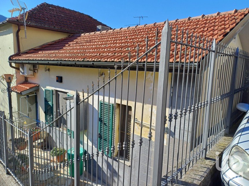 Casa 2 locali di 64 m² in Genova (16165)