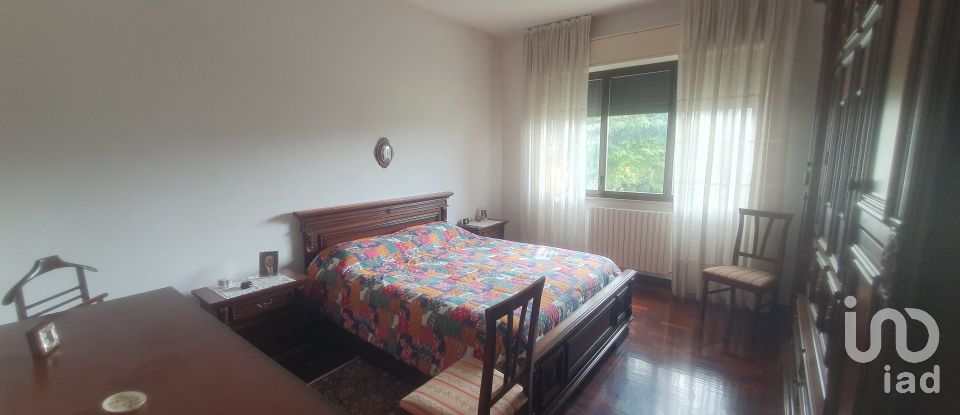 Townhouse 8 rooms of 234 m² in San Costanzo (61039)