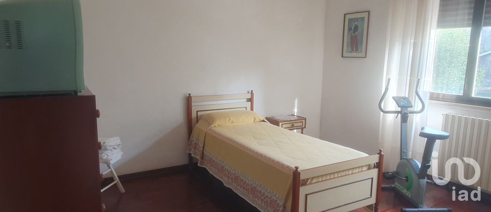 Townhouse 8 rooms of 234 m² in San Costanzo (61039)