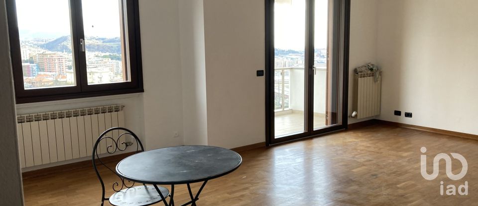 Apartment 7 rooms of 96 m² in Genova (16155)