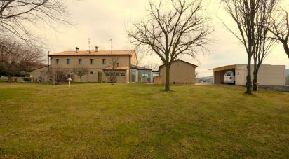 Casa indipendente 12 locali di 311 m² in Jesi (60035)