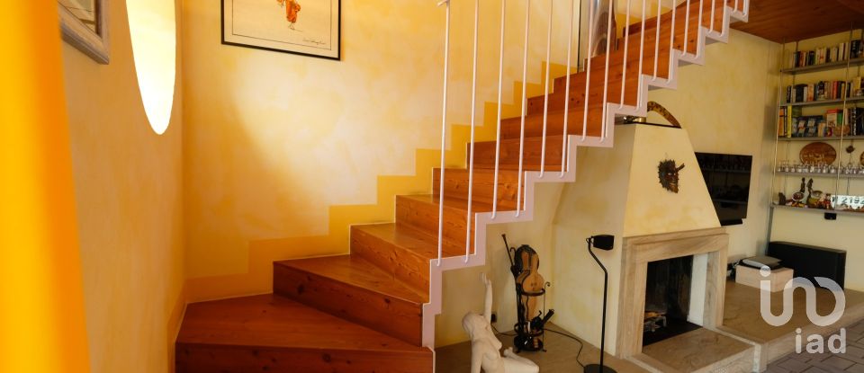 Casa indipendente 12 locali di 311 m² in Jesi (60035)