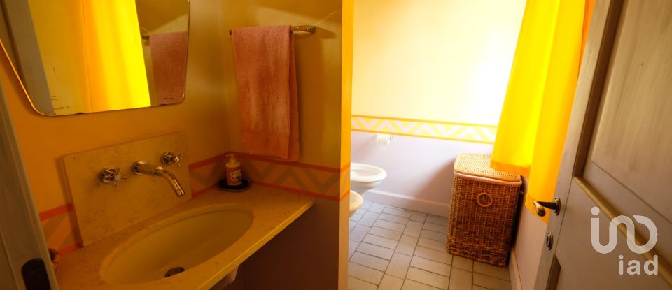 Casa indipendente 12 locali di 311 m² in Jesi (60035)