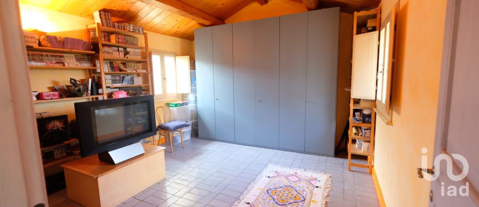 Casa indipendente 12 locali di 311 m² in Jesi (60035)