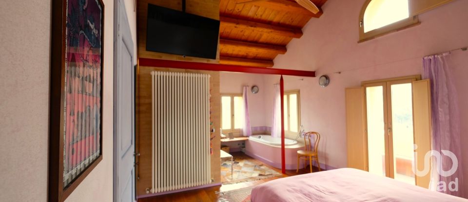 Casa indipendente 12 locali di 311 m² in Jesi (60035)