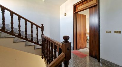 Apartment 8 rooms of 180 m² in Montecosaro (62010)