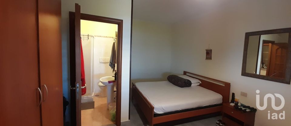 Farm 4 rooms of 190 m² in - (87030)