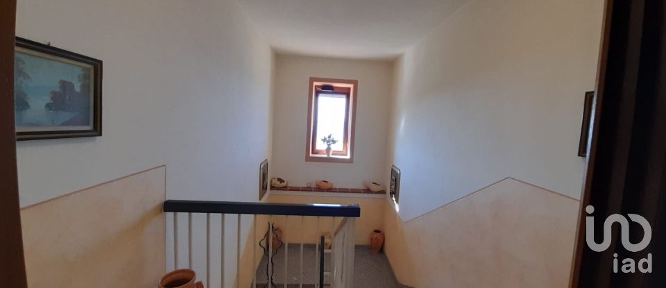 Farm 4 rooms of 190 m² in - (87030)