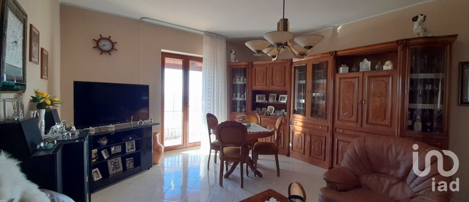 Farm 4 rooms of 190 m² in - (87030)