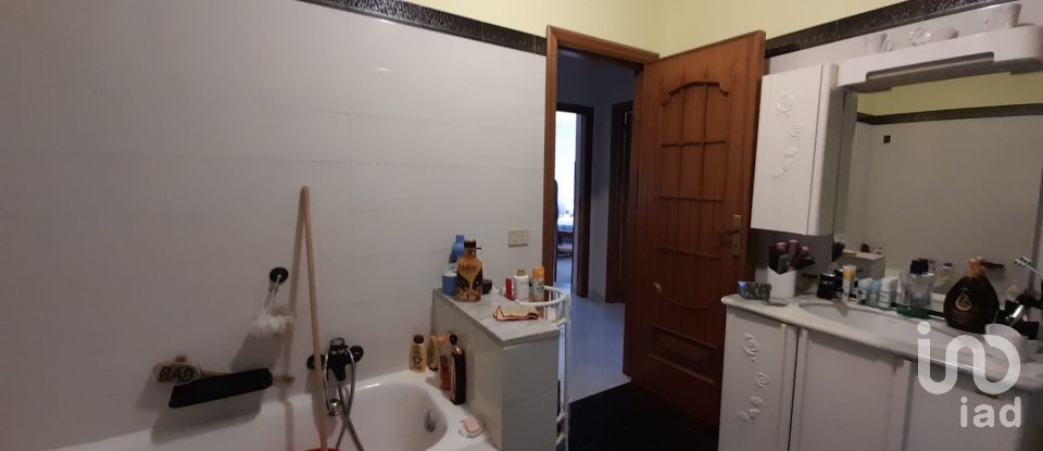 Farm 4 rooms of 190 m² in - (87030)