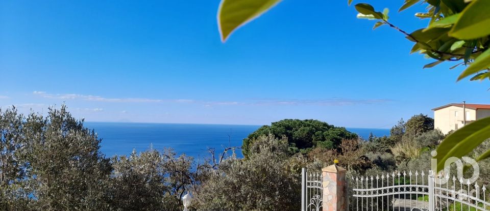 Farm 4 rooms of 190 m² in - (87030)